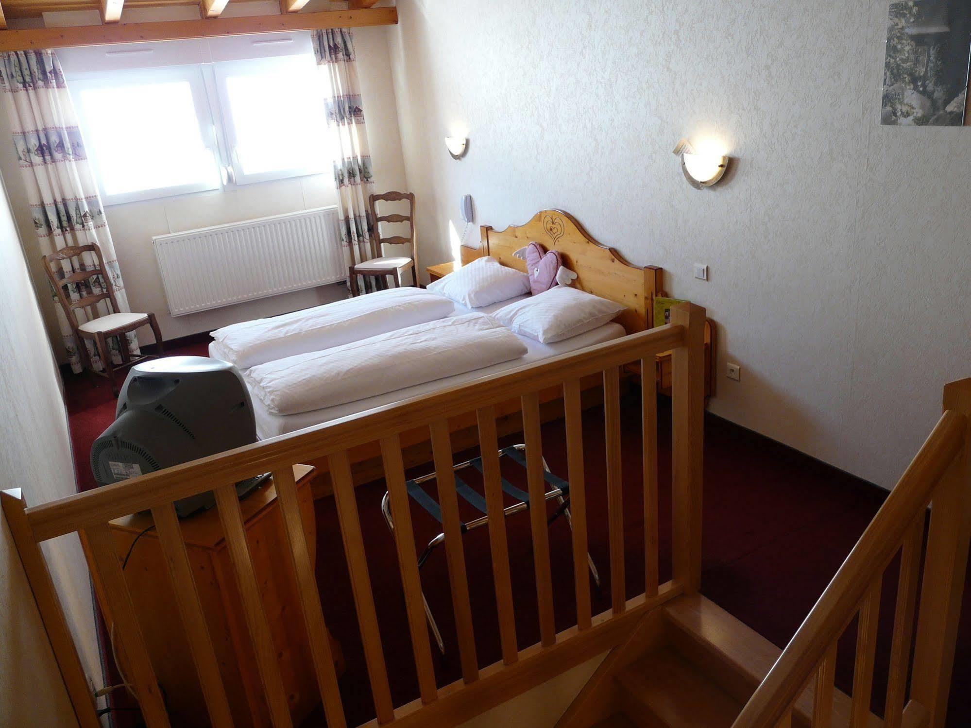 Logis Hotel Restaurant La Petite Auberge Alsace لي هوهوالد المظهر الخارجي الصورة